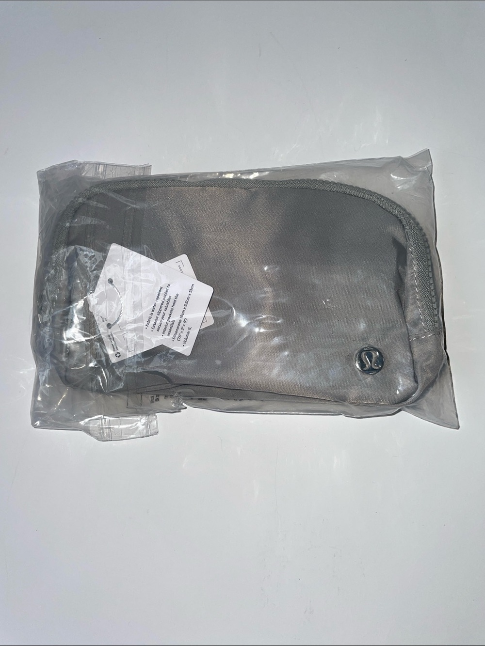 NWT lululemon athletica Everywhere Belt Bag - Light Gray - Picture 7 of 7